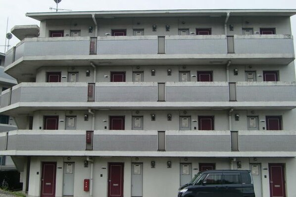 サンハイツ多井田C棟の物件外観写真